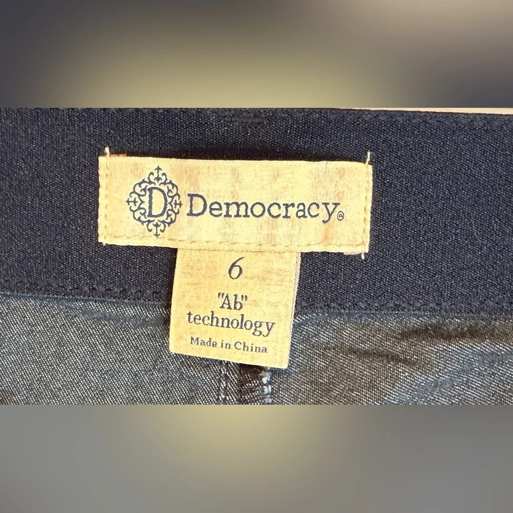Democracy Black & Gray Houndstooth Micro-Check Slim Pants - Size 6